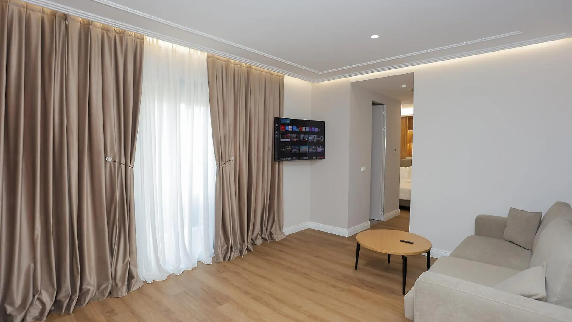Exclusive Luxury Apartments & Free Parking Tirana