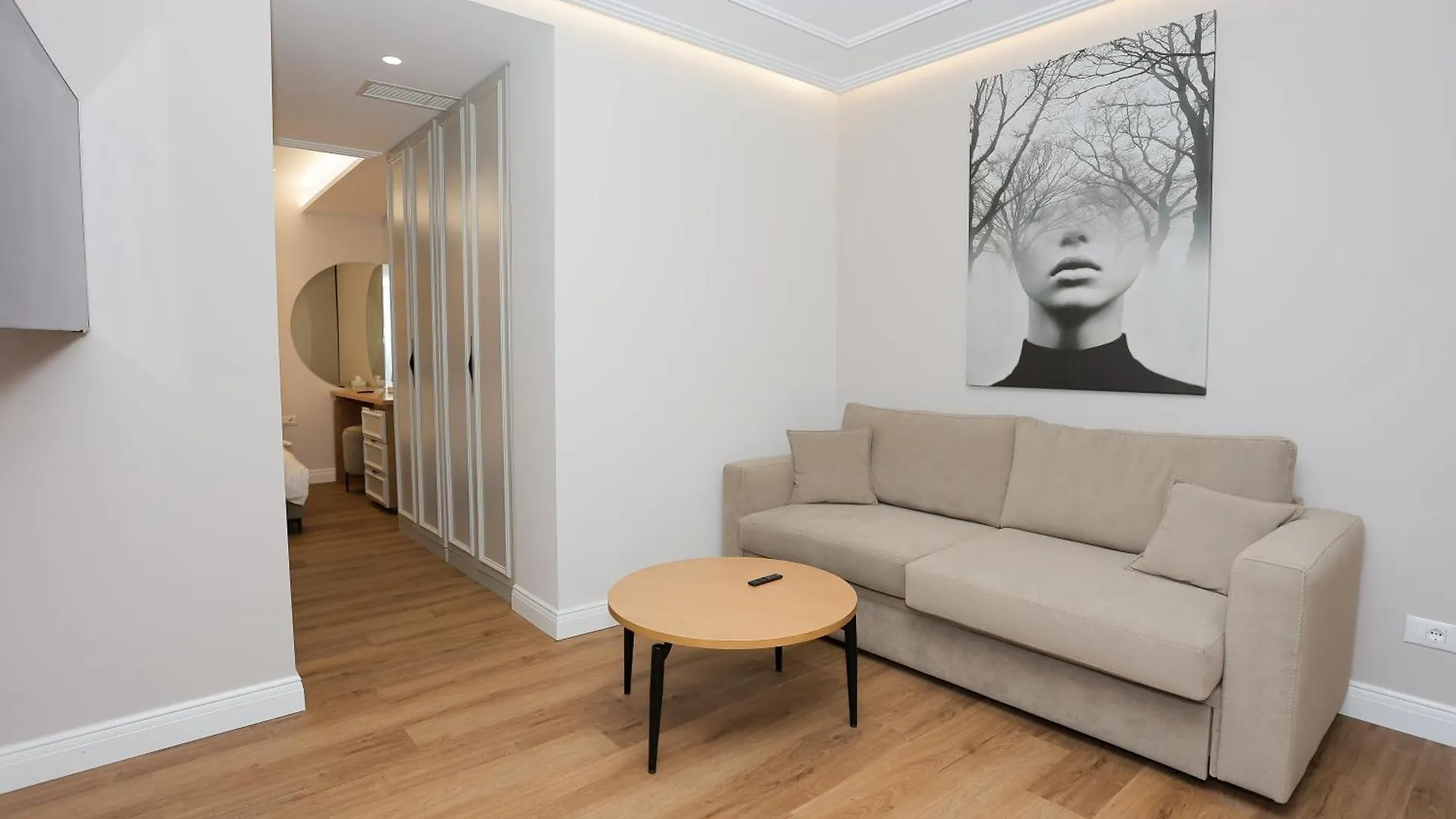 Exclusive Luxury Apartments & Free Parking Tirana 0*,
