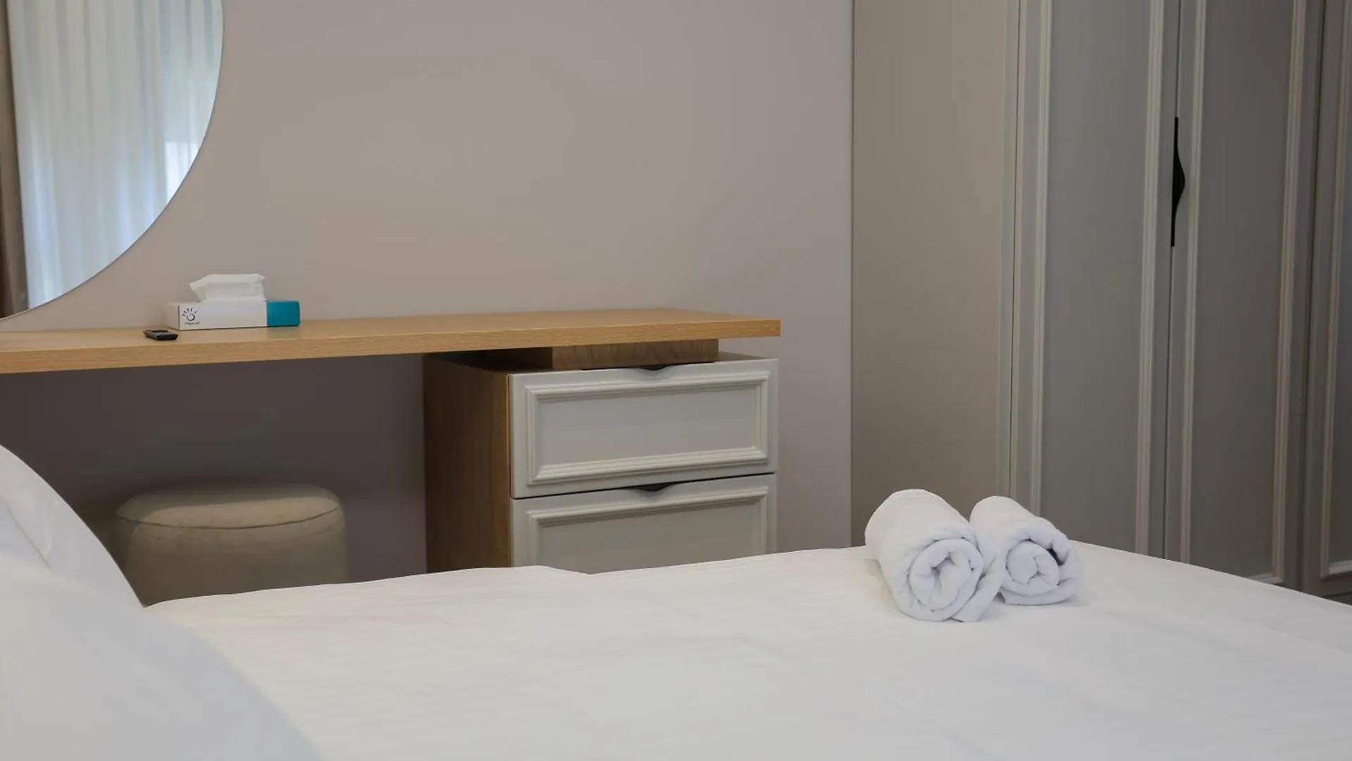 Exclusive Luxury Apartments & Free Parking Tirana