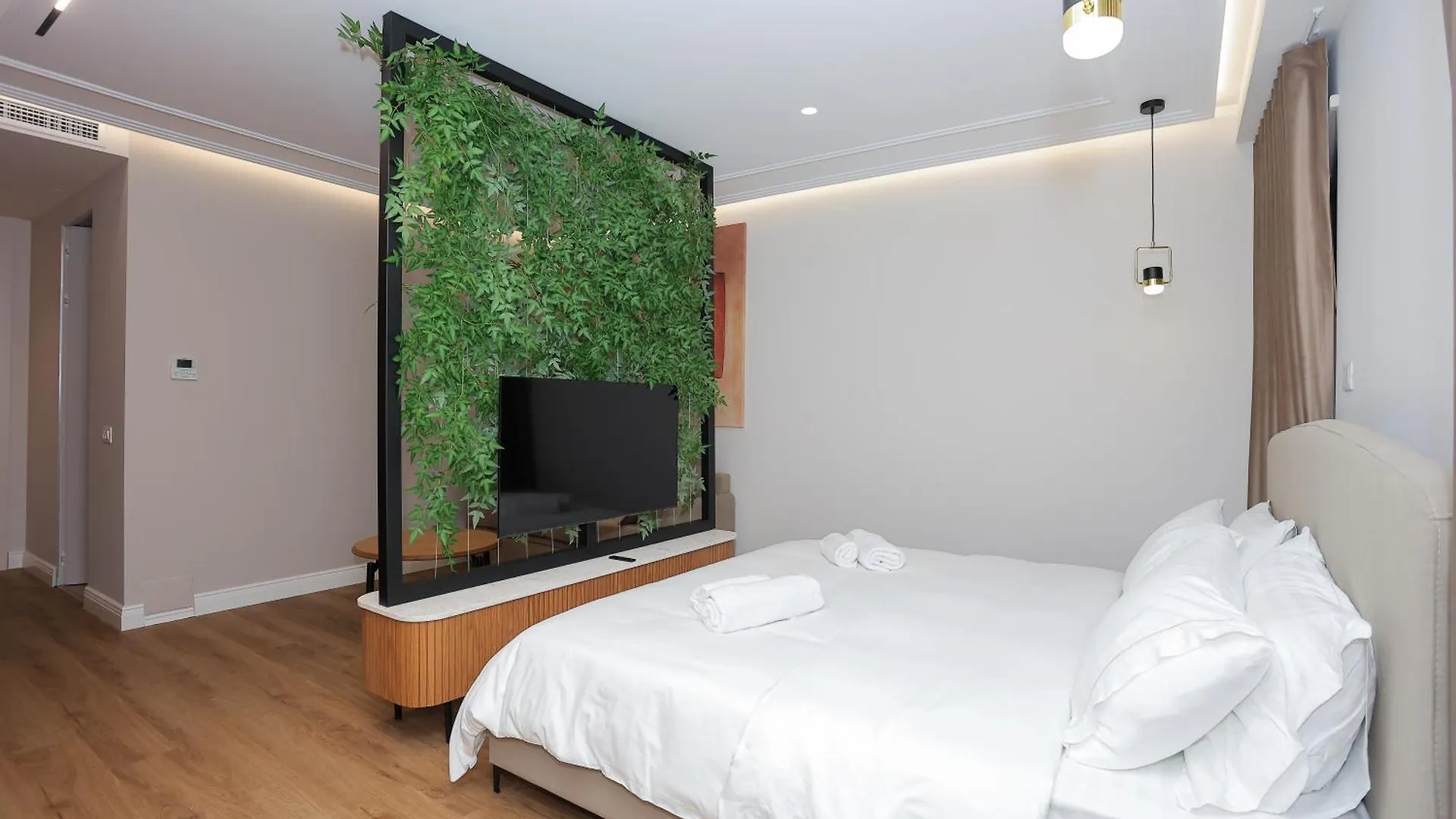 Exclusive Luxury Apartments & Free Parking Tirana